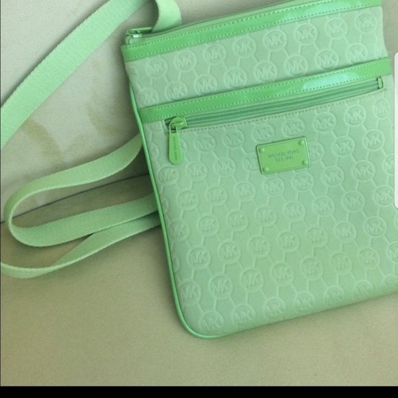 Michael Kors crossbody - Picture 2 of 4